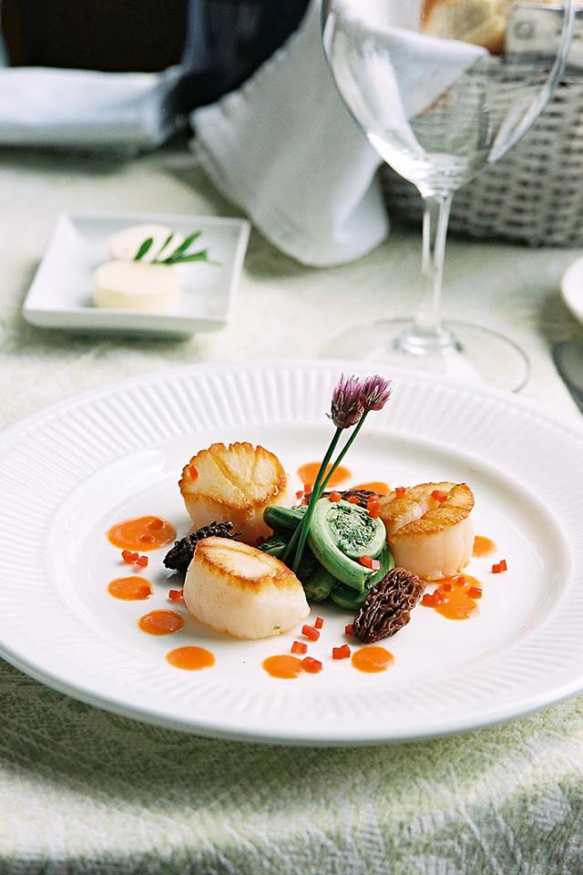 Savouring scallops at Hastings House